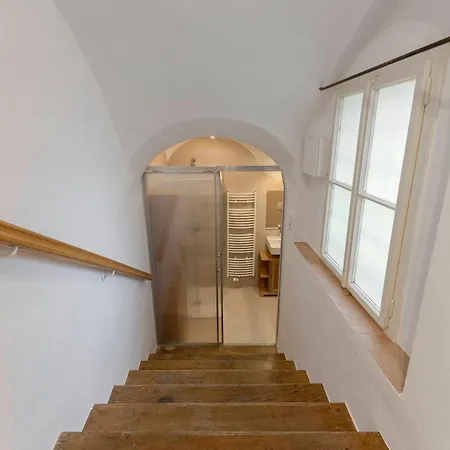 Apartment By The Walnut Tree *