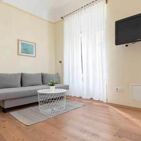 Διαμέρισμα By The Walnut Tree Λιουμπλιάνα